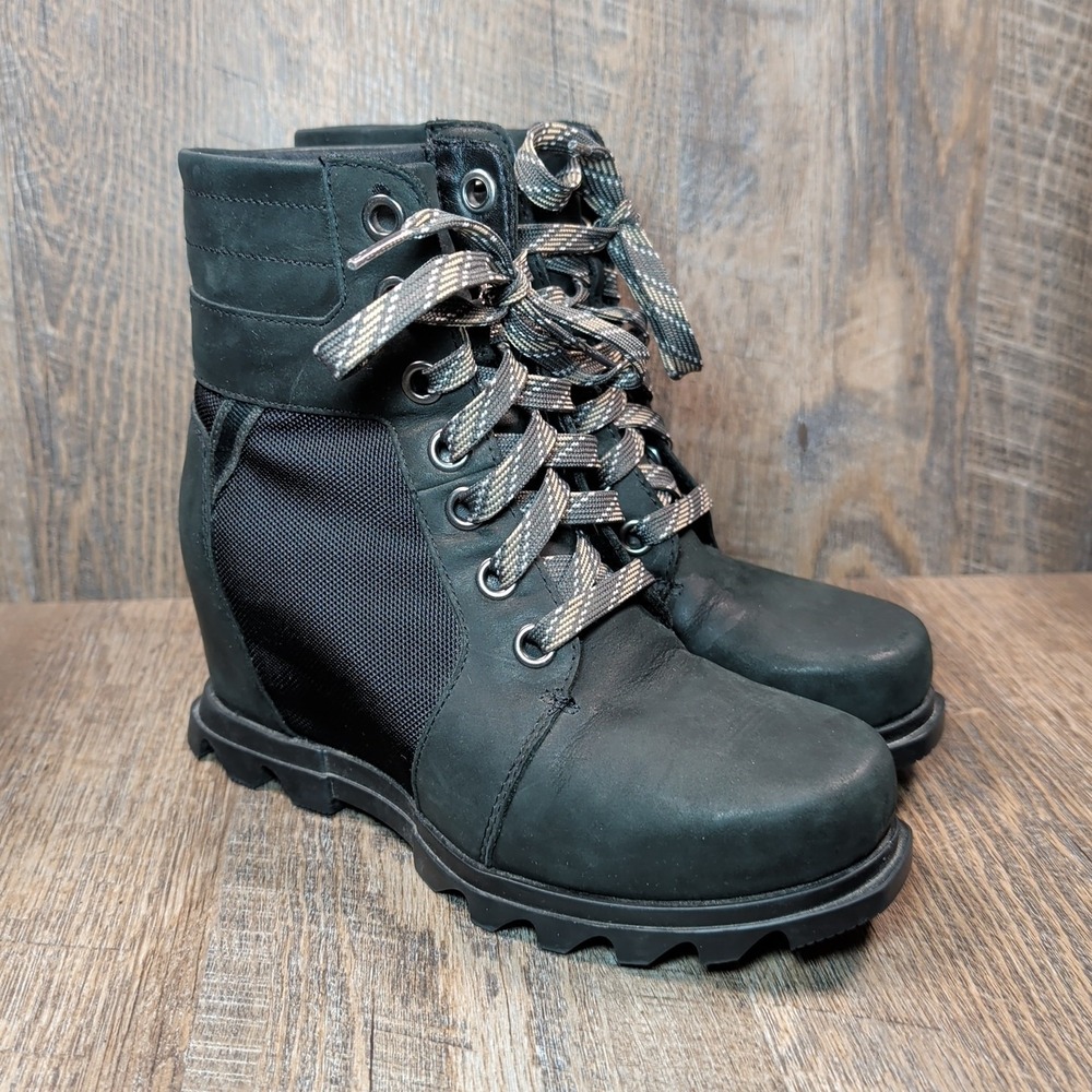 Sorel Womens Joan of Arctic Wedge III Lexie Boots Size 7.5 Black Leather Textile